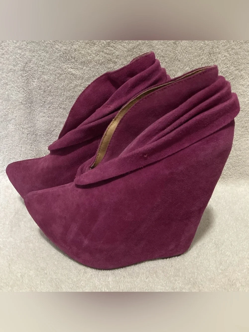 Jeffrey Campbell Havana Last Purple Suede Zoomie Hidden Wedge Ankle Booties Sz 5